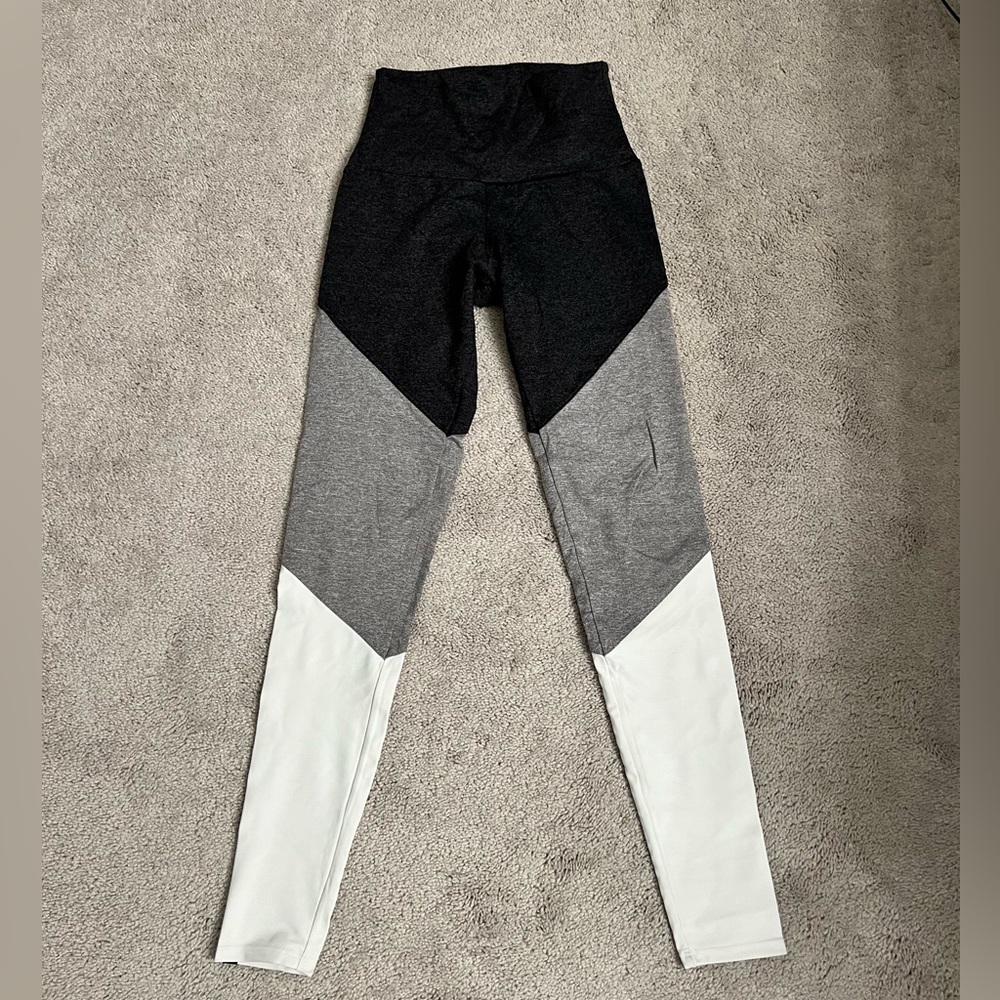 Onzie Leggings, size XS